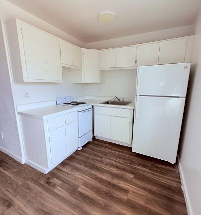 2nd image of 3810 E Monte Vista Dr #203