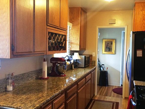3rd image of 3325 Martha Cir
