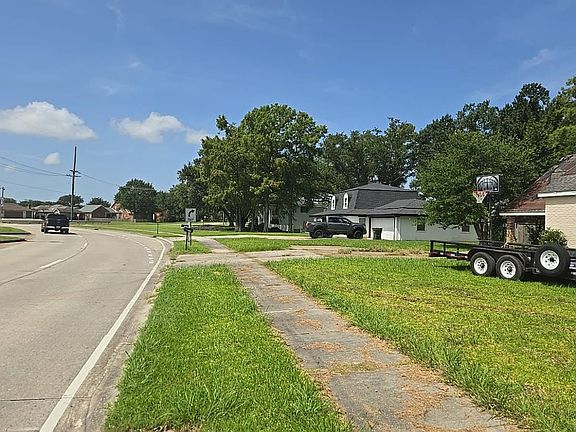 5th image of 1466 Saint Charles St