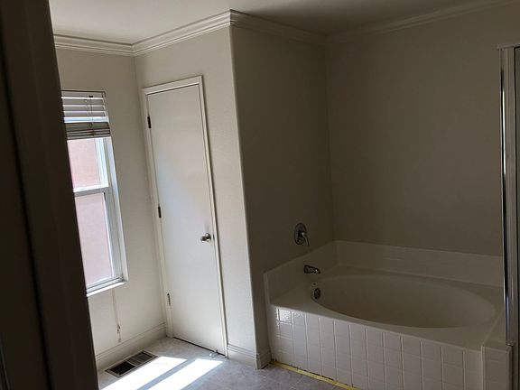 4th image of 3711 Compass Pointe Ave