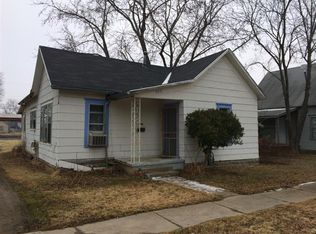 909 W Locust St, Independence, KS 67301