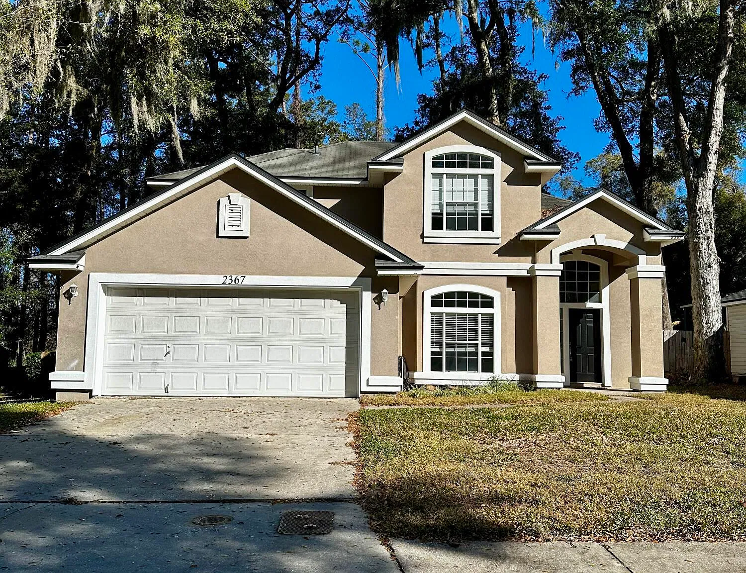 4 bed, 2.5 bath, 2447 sqft, $2,500 — Photo 1