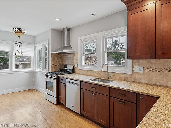 3rd image of 22265 Nowlin St