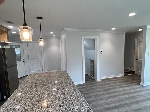 5th image of 137 Talisman St