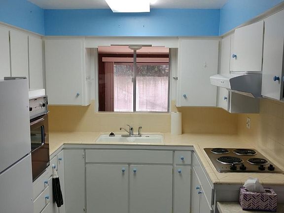 2nd image of 5415 E Cicero St