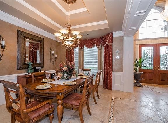 4th image of 2801 Woodlake Ct