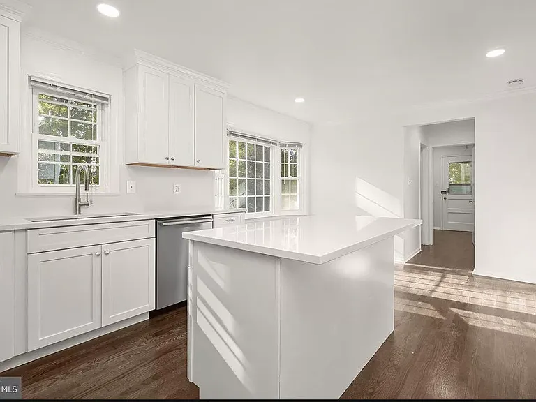1721 Arbor View Rd — Photo 4