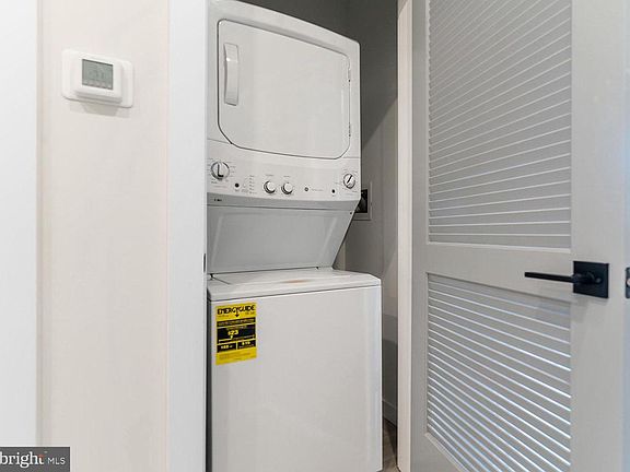 4th image of 2104 S 20th St Unit 3