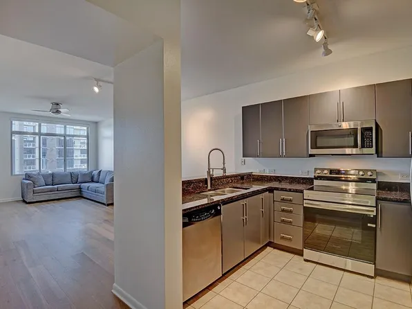 54 Rainey St APT 1111, Austin, TX 78701