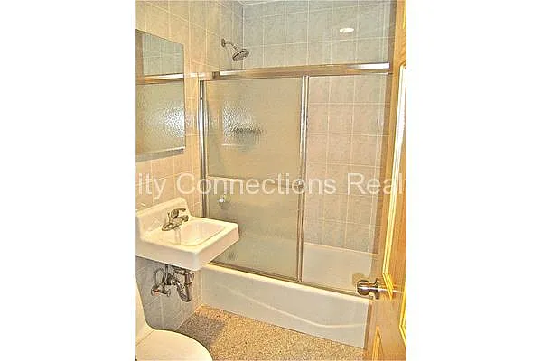 Rented by City Connections Realty | media 31