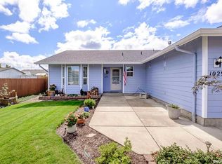 1029 Cherry Blossom Ln, Lebanon, OR 97355