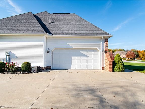 3rd image of 16461 Olde Mill Ln