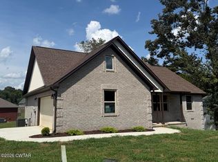 255 Derek Dr, Lexington, TN 38351