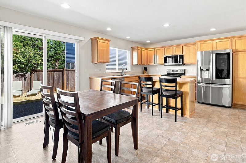 5th image of 14300 SE 282nd Street