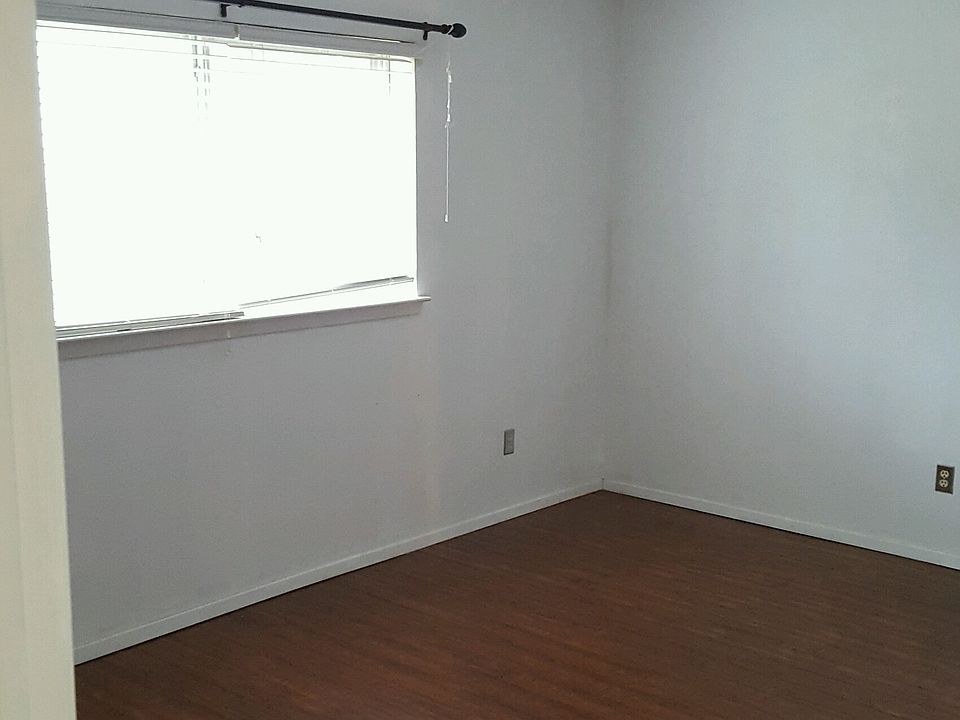 2nd image of 3510 Willow Ridge Dr