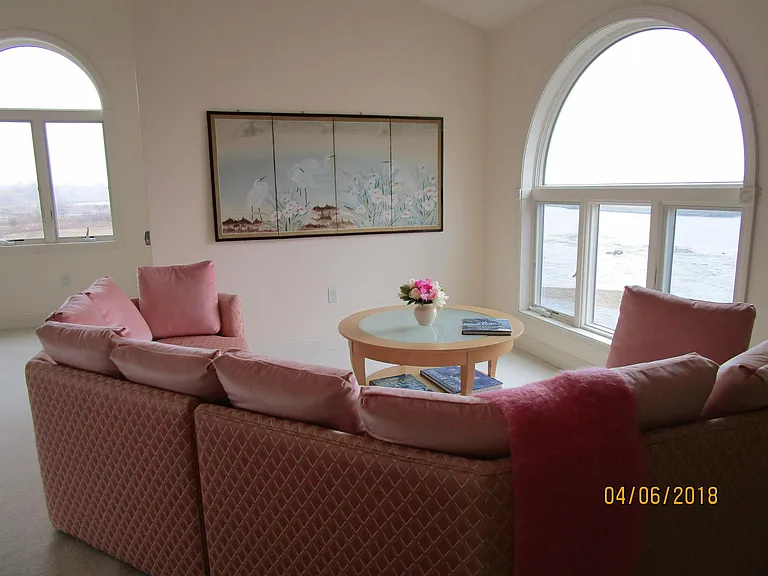 master bedroom sitting area - windows to south and west
