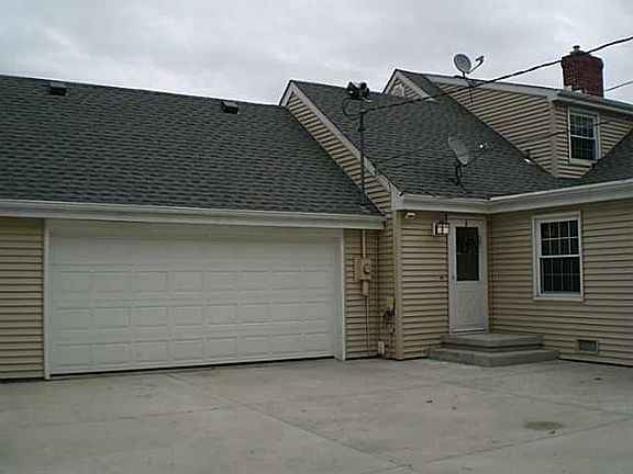 2nd image of 470 Briarcliff Dr