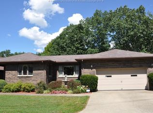 11 Sourwood Ln, Madison, WV 25130