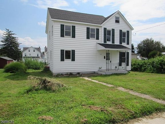 2nd image of 722 North Blvd