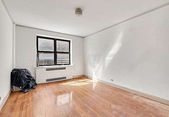 3rd image of 29 W 65th St APT 3D