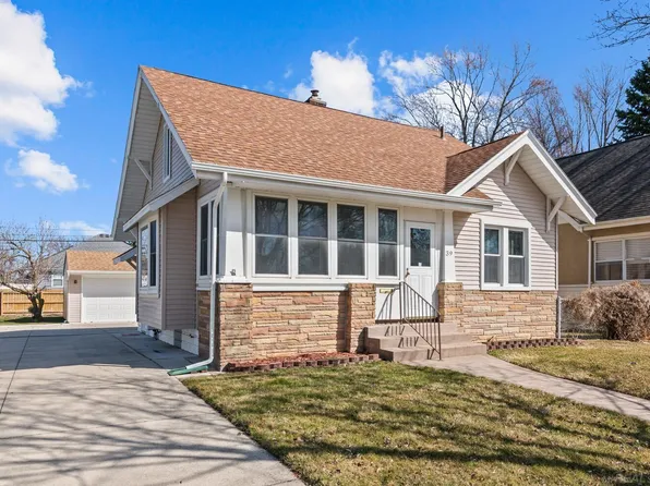 39 Riverside Dr, Mount Clemens, MI 48043