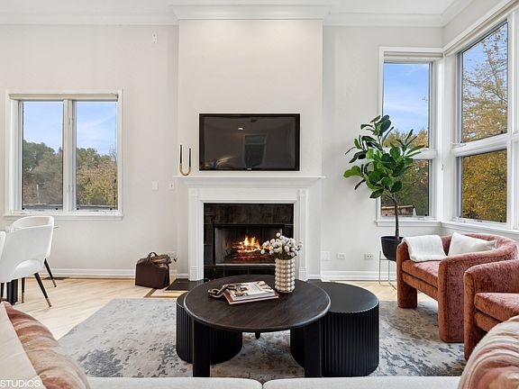 4th image of 1407 N Campbell Ave #3