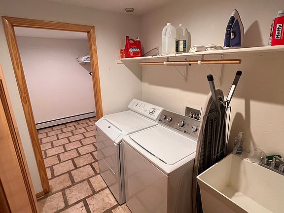 5th image of 220 Deer Trail Ct #2