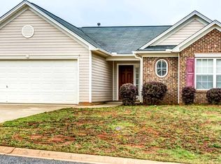 308 Stonewood Crossing Dr, Boiling Springs, SC 29316