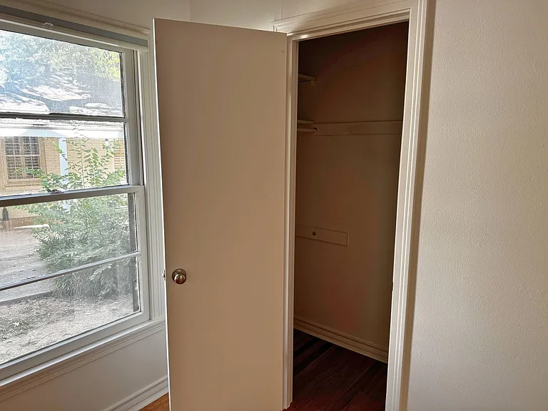 2412 Dartmouth St — Photo 24
