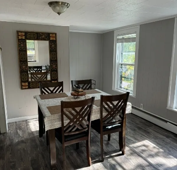 105 E Hamilton St — Photo 3