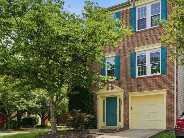 14247 Glade Spring Dr, Centreville, VA 20121