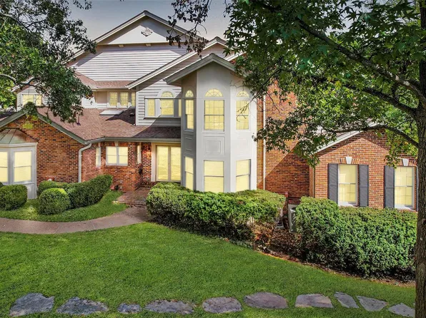 13334 Fairfield Square Dr, Chesterfield, MO 63017