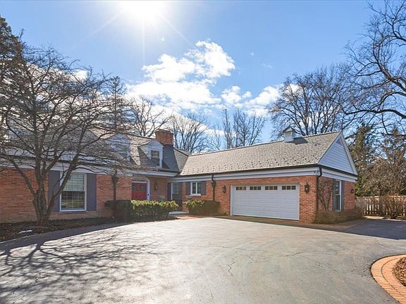 2nd image of 1115 Golfview Rd