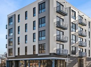 839 Madison St #201, Oak Park, IL 60302