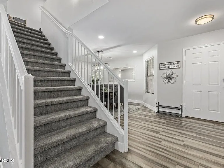 10617 W Daley Ln — Photo 14
