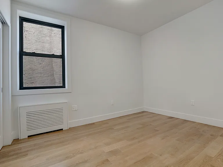 185 E 3rd St #4H — Photo 6