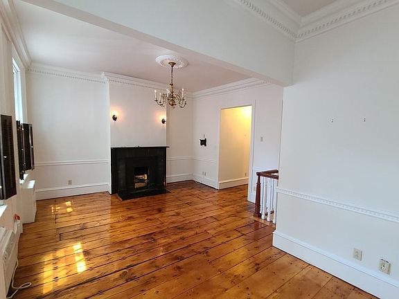 5th image of 327 W 12th St #1