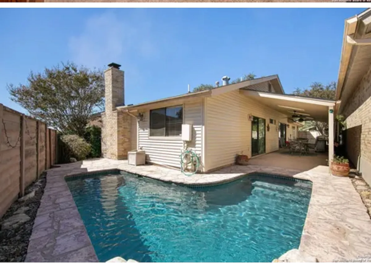 Building Photo - 4204 Hilton Head St