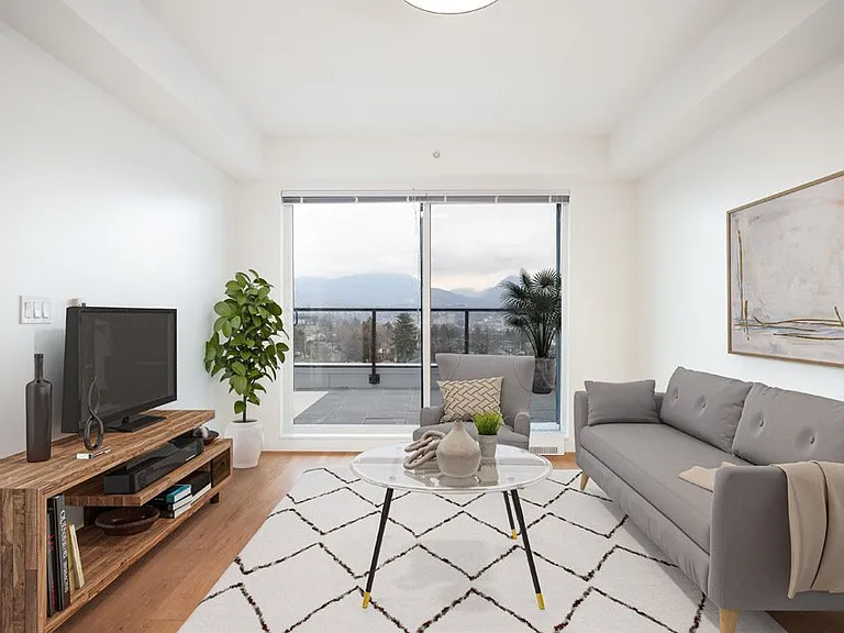 388 Kaslo St — Photo 4