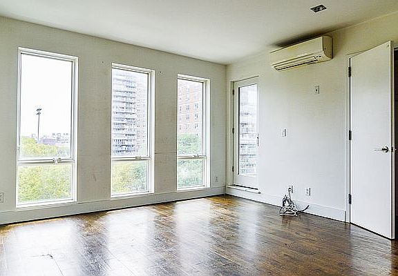 4th image of 49 Montrose Ave APT 6C
