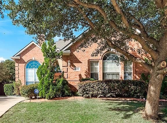 3rd image of 9803 Hickory Hollow Ln