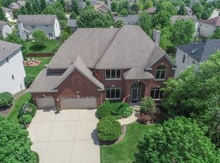 527 Cole Dr, South Elgin, IL 60177