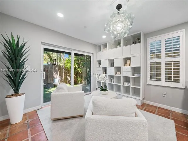 3274 Gifford Ln — Photo 3