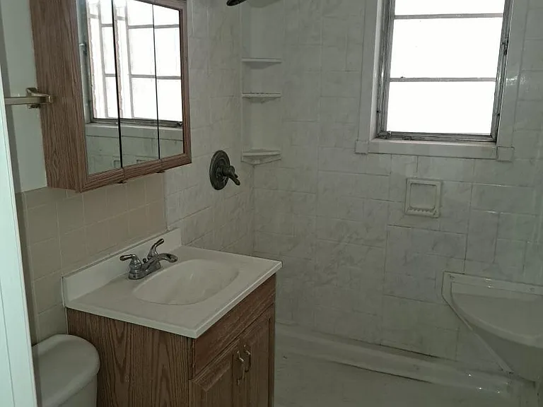 1504 Fairfield Dr — Photo 9