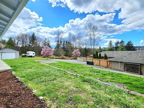 5th image of 607 115th Ave SE