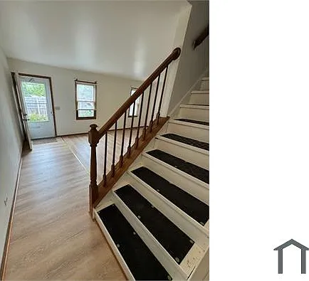 324 N Jackson St — Photo 1
