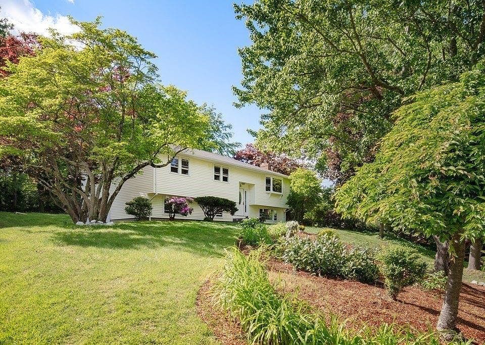 1st image of 5 Stonybrook Rd
