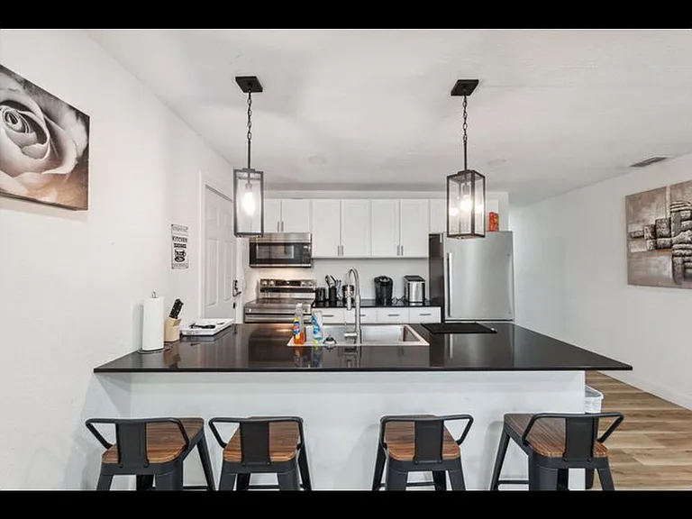 8511 N 11th St #1 — Photo 5