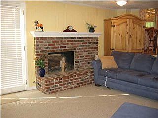 3rd image of 1003 Woodfield Ln