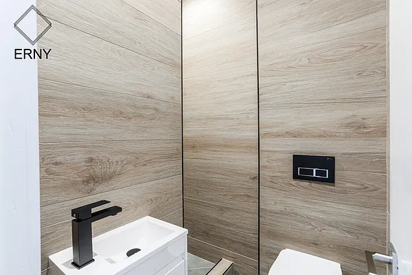 Rented by ERNY LLC | media 52
